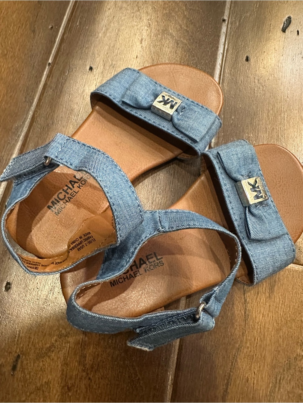 EUC Michael Kors Denim Bow Little Girls' Sandals, size 9